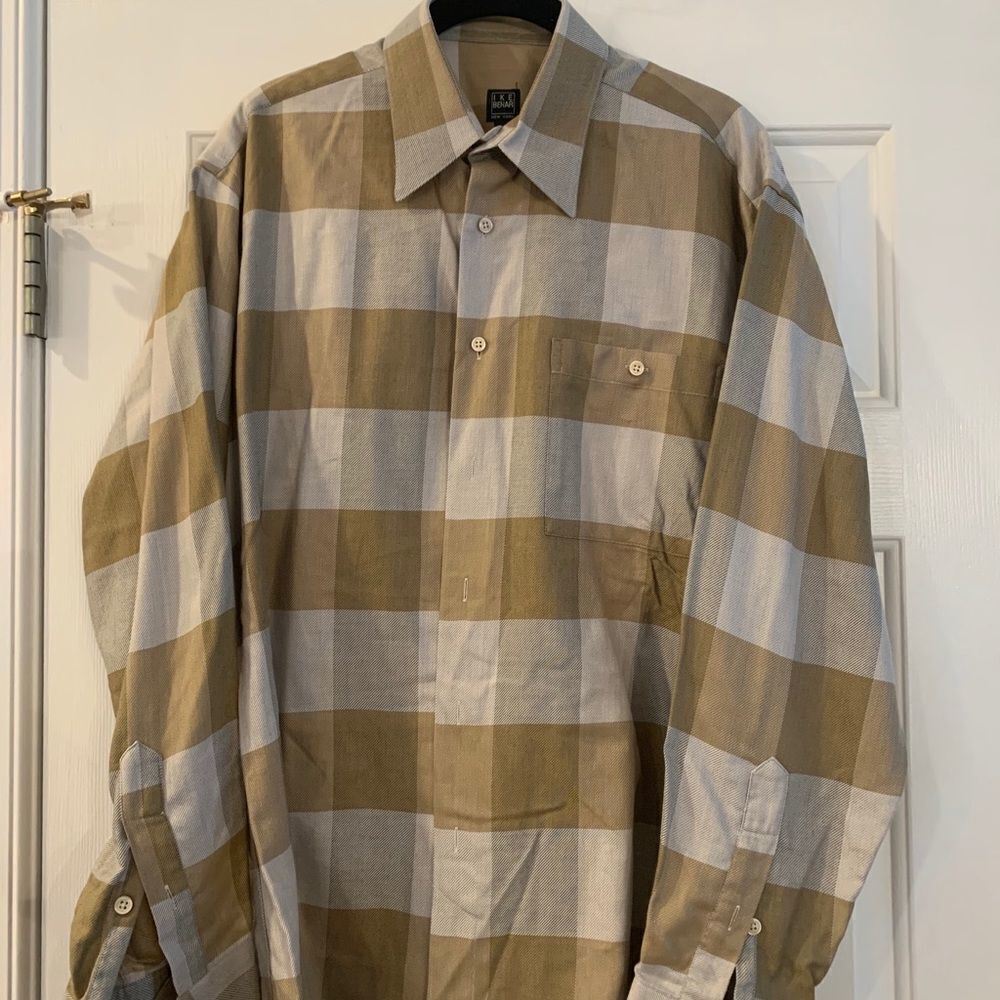 Ike
Behar Soft Flannel Feel Button Down Shirt sz M